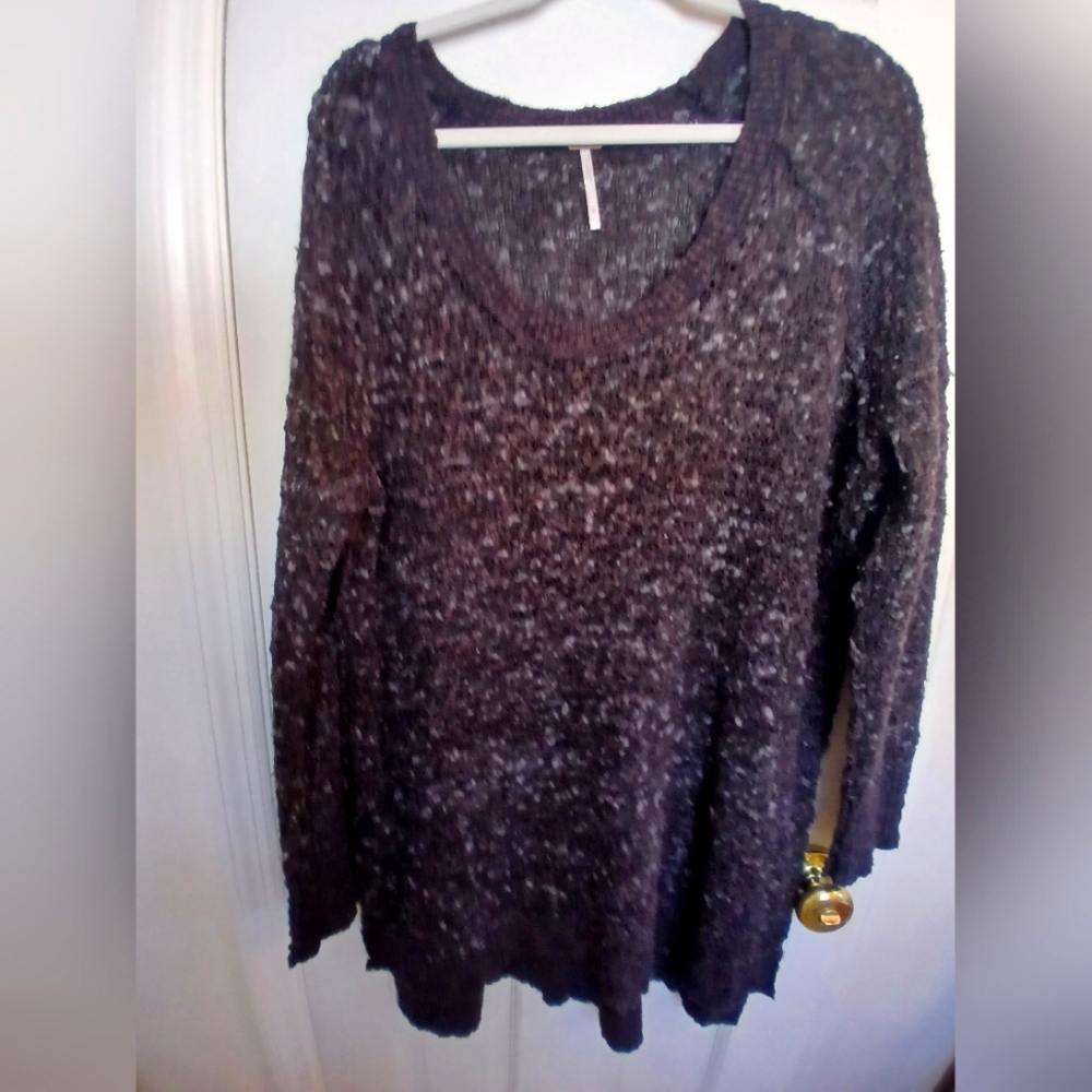 Free People women's Boho style black/grey knit sweater. Size L